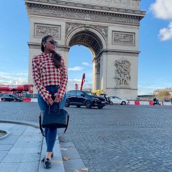 Meet your Posher, Stephanie - Picture 1 of 1